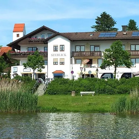 Landhaus Seeblick 10 *